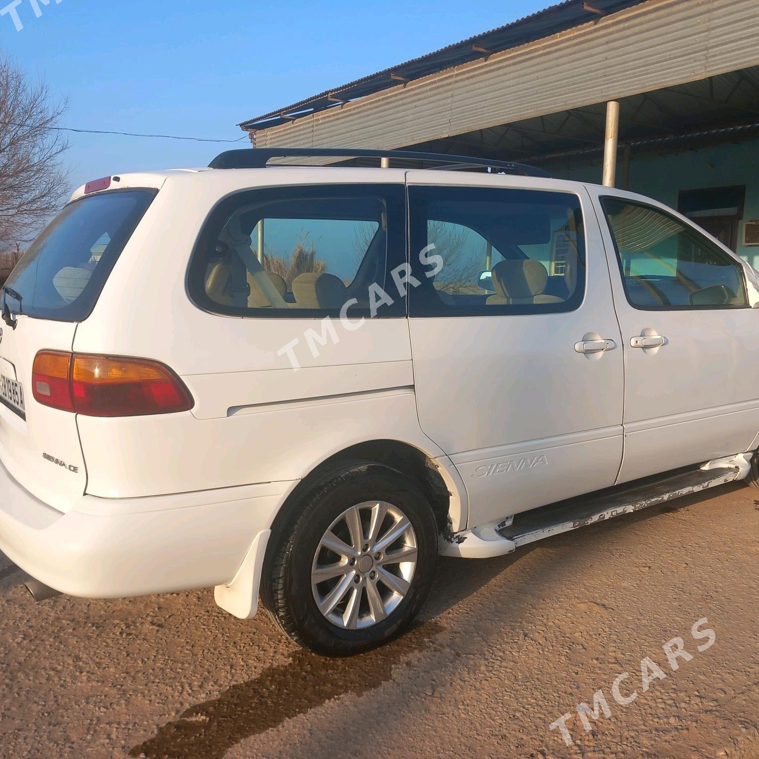 Toyota Sienna 2000 - 150 000 TMT - Теджен - img 2
