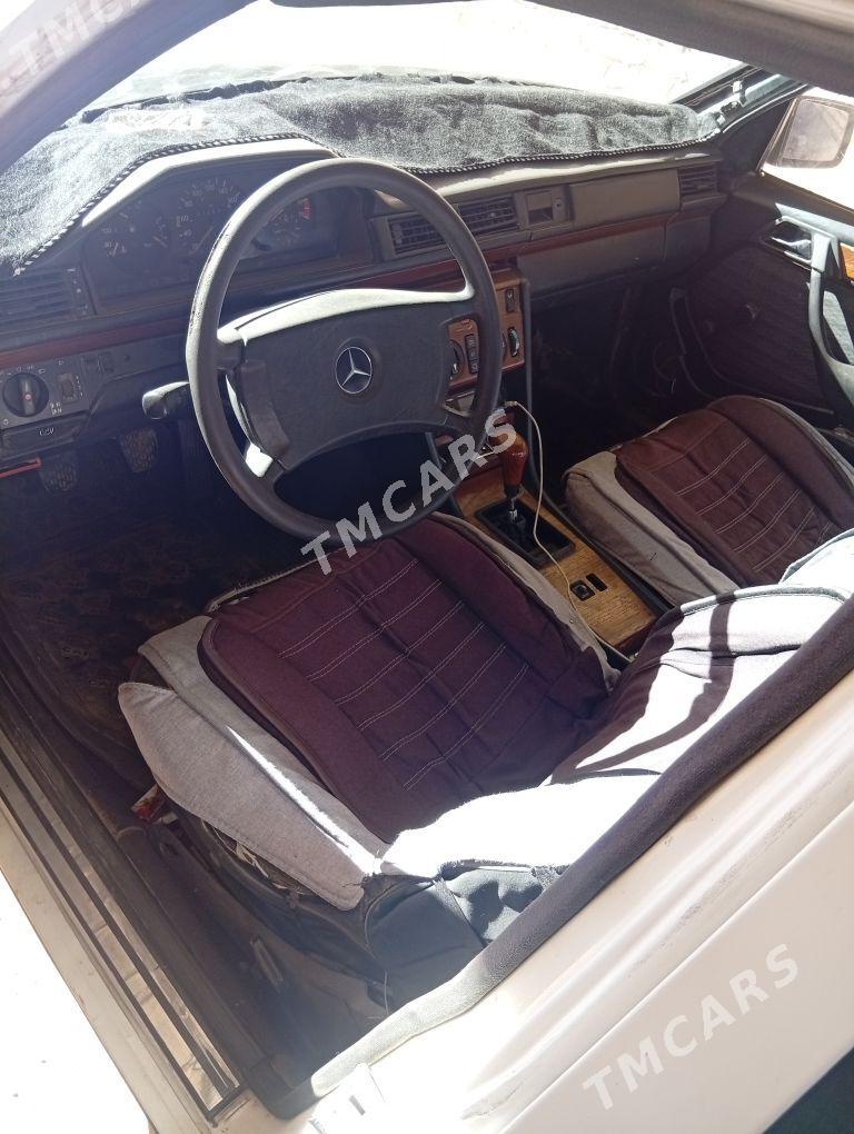 Mercedes-Benz W123 1991 - 32 000 TMT - Дянев - img 3