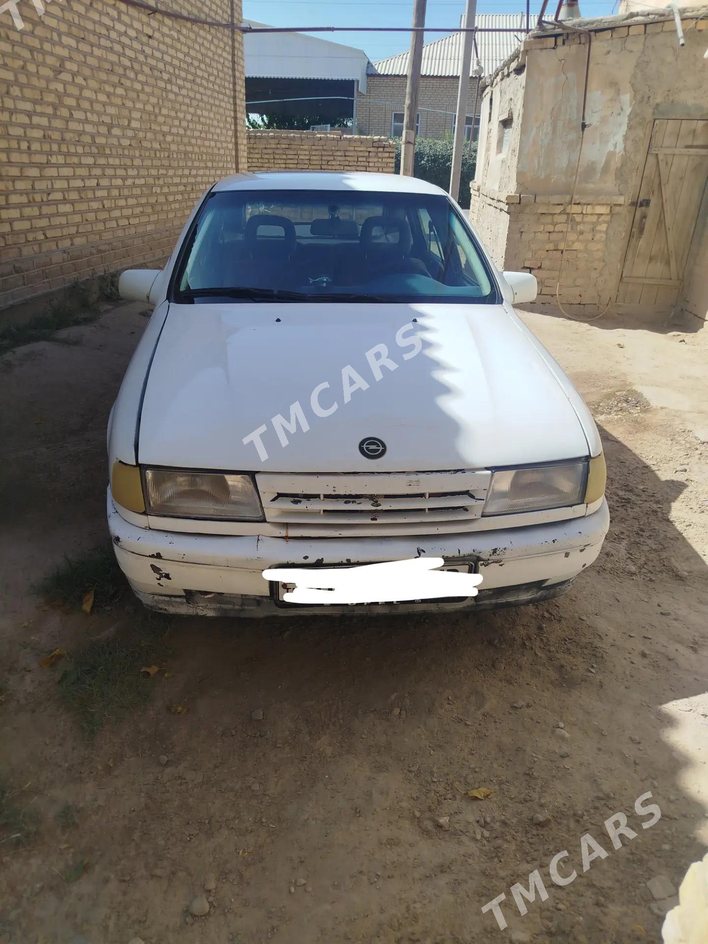 Opel Vectra 1992 - 25 000 TMT - Mary - img 2