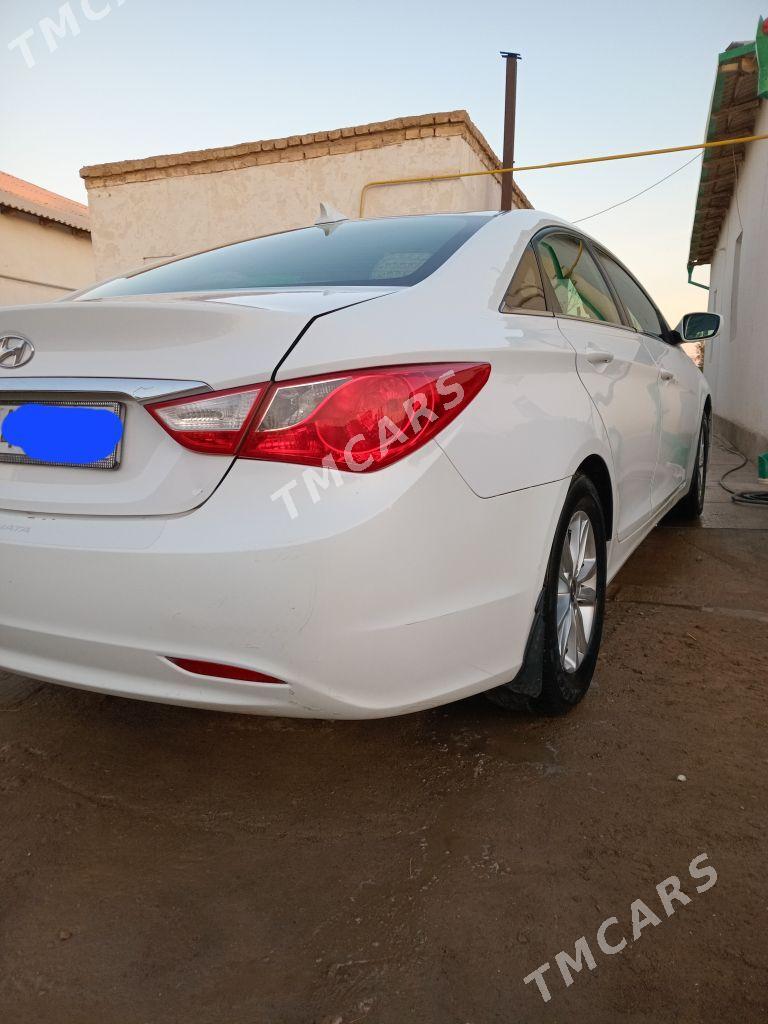 Hyundai Sonata 2012 - 160 000 TMT - Гороглы (Тагта) - img 4