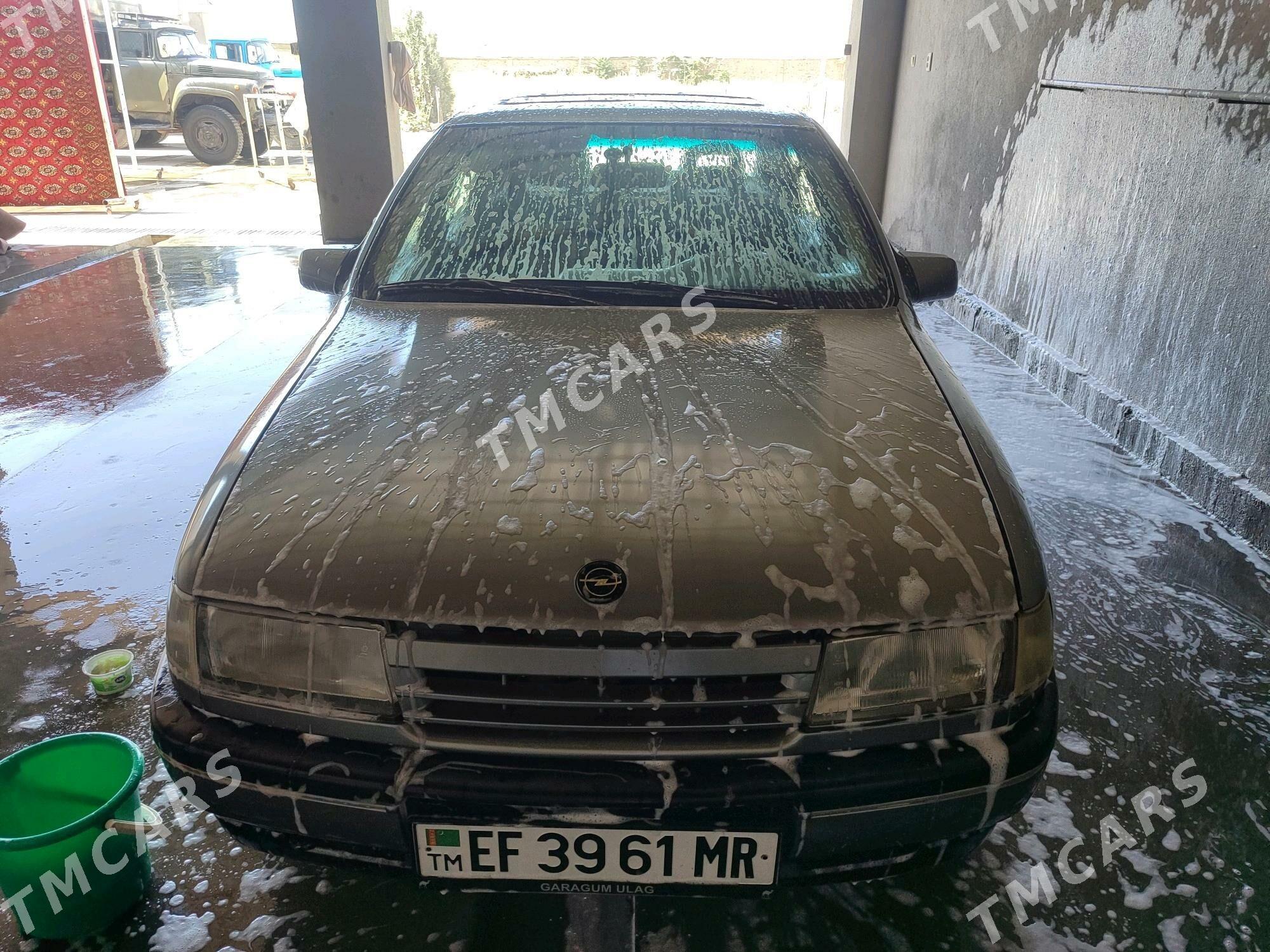 Opel Vectra 1990 - 42 000 TMT - Мары - img 3