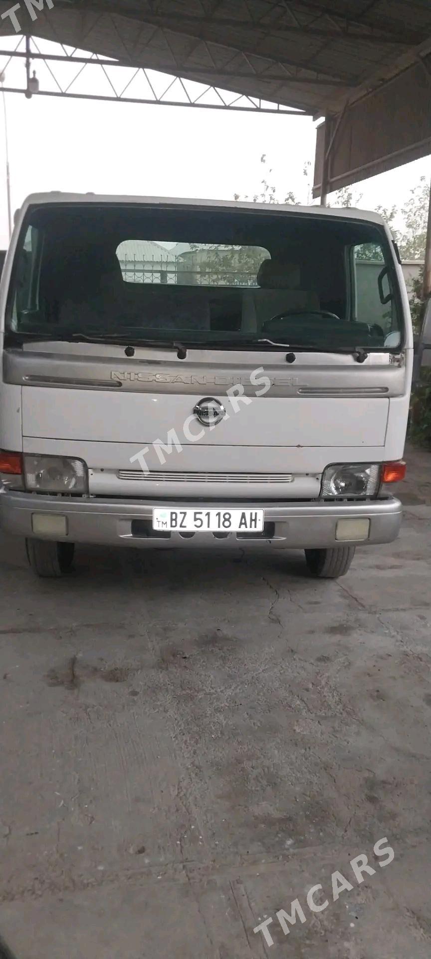 Mitsubishi Canter 2003 - 260 000 TMT - Теджен - img 3