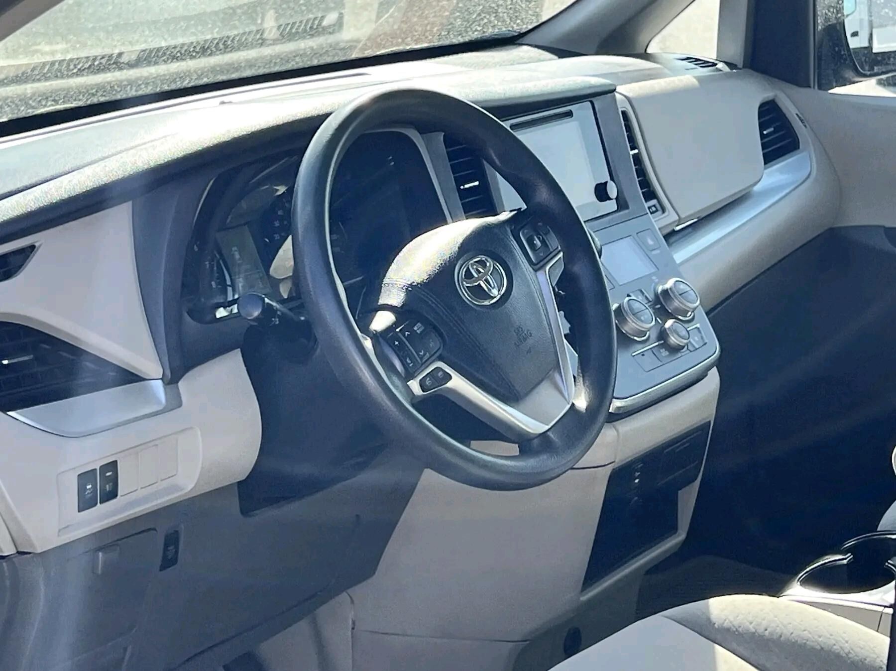 Toyota Sienna 2015 - 310 000 TMT - "Алтын Асыр" Гундогар базары ( Толкучка) - img 3