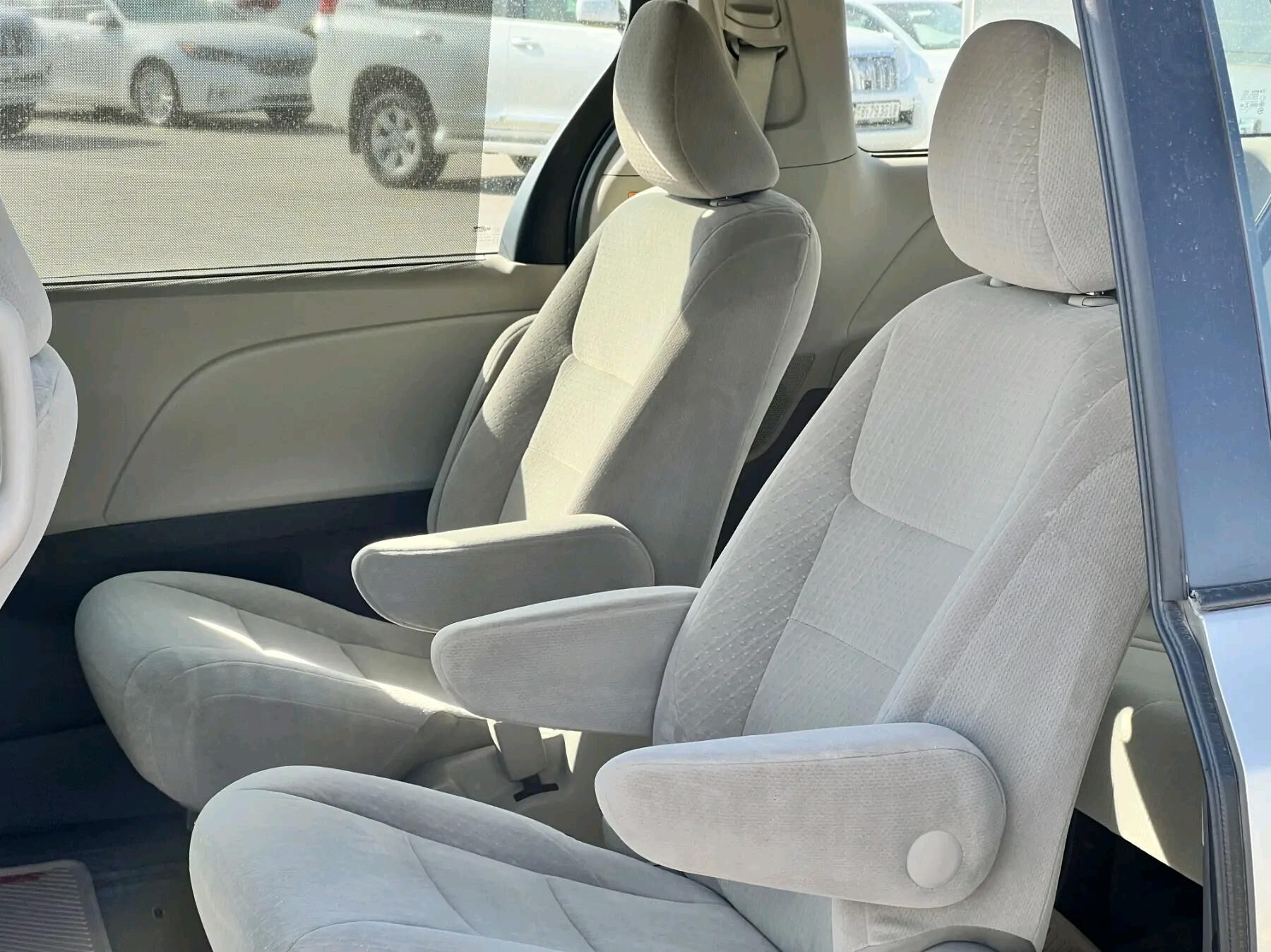 Toyota Sienna 2015 - 310 000 TMT - "Алтын Асыр" Гундогар базары ( Толкучка) - img 5