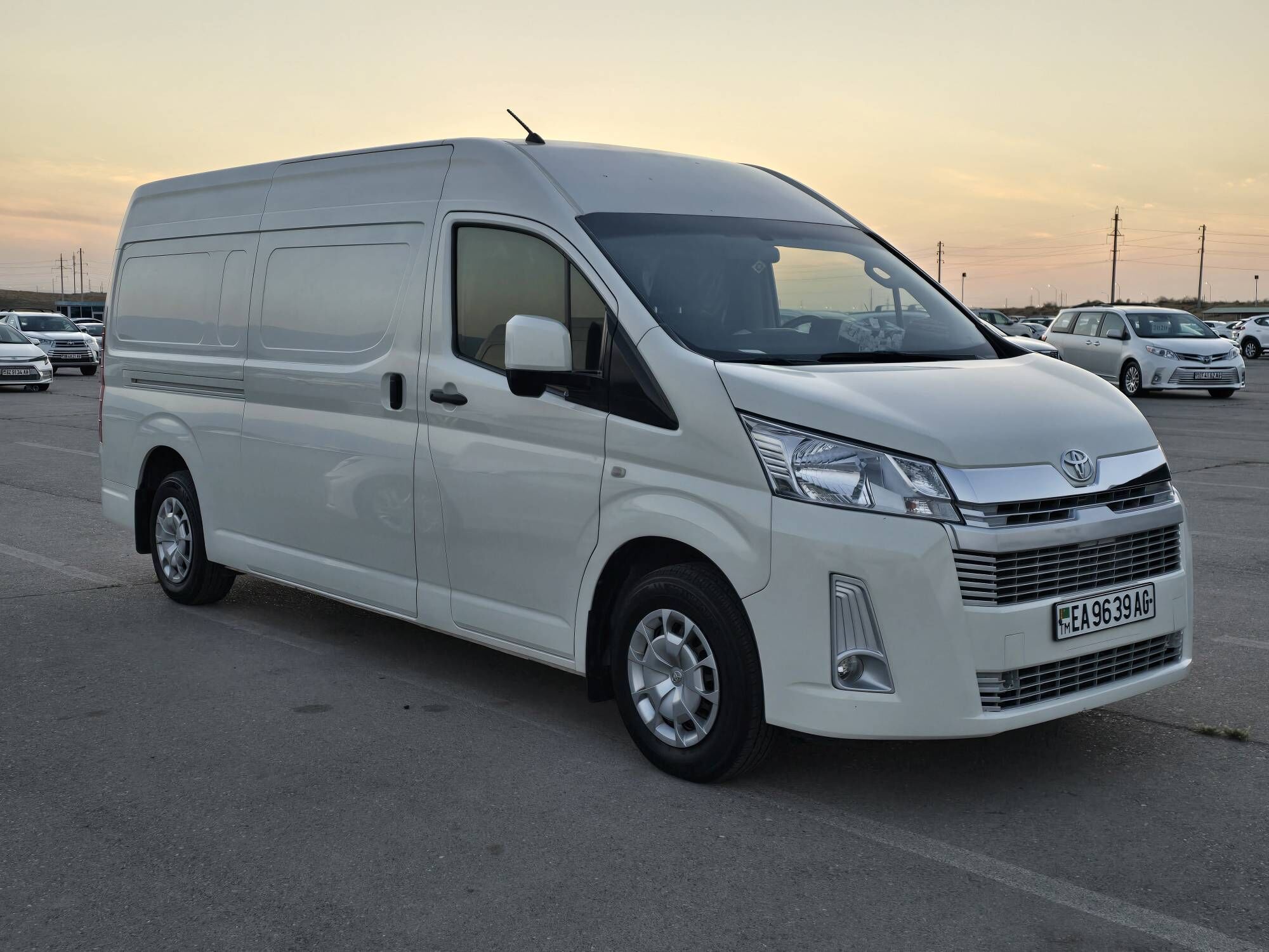 Toyota Hiace 2020 - 485 000 TMT - Aşgabat - img 6