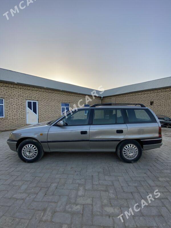 Opel Astra 1995 - 35 000 TMT - Мургап - img 2