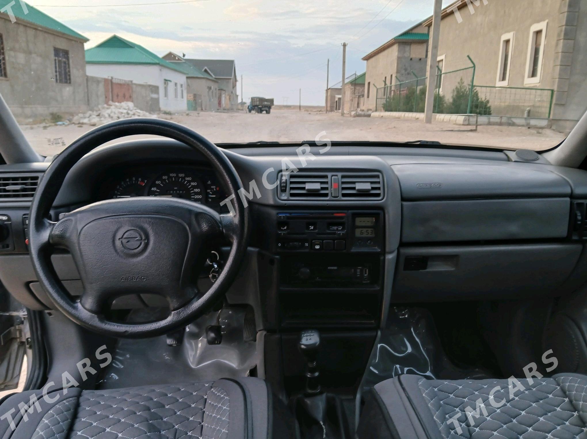 Opel Vectra 1995 - 45 000 TMT - Туркменбаши - img 5