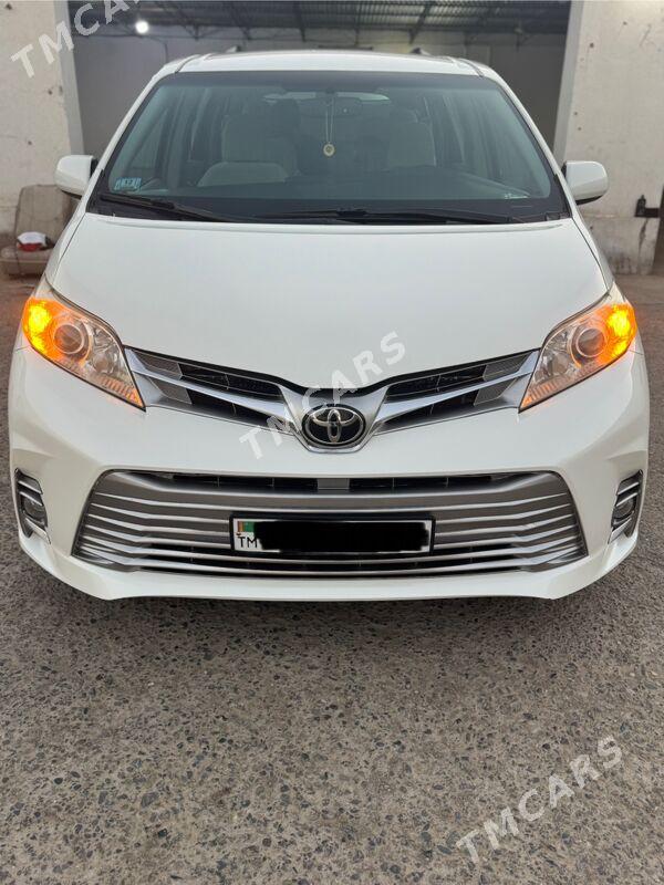 Toyota Sienna 2017 - 370 000 TMT - Мары - img 5