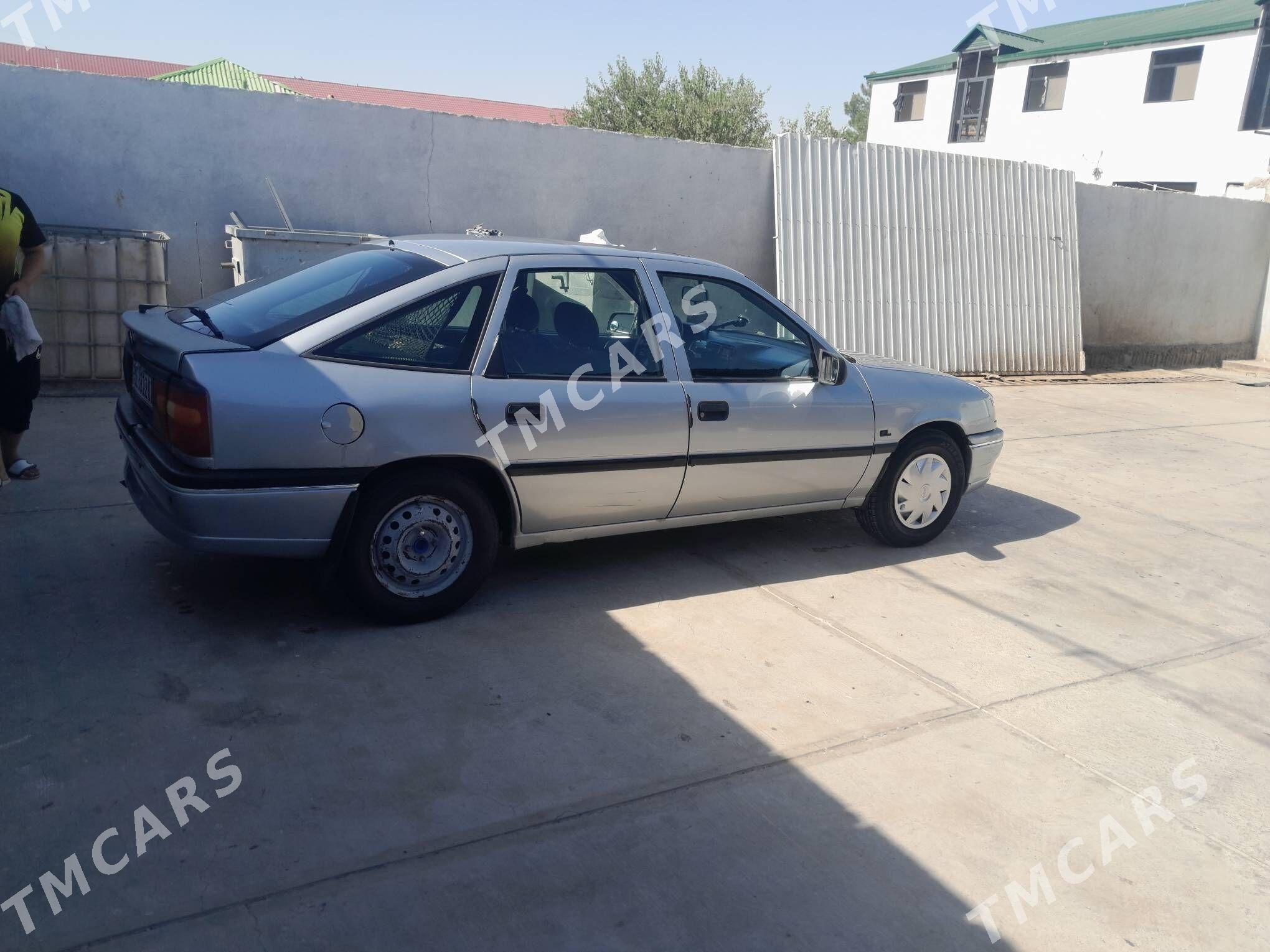 Opel Vectra 1993 - 28 000 TMT - Гарадамак - img 1