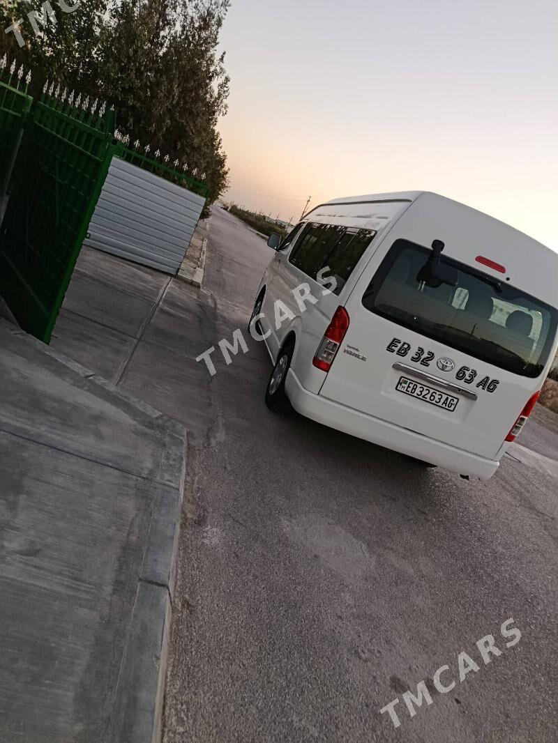 Toyota Hiace 2005 - 325 000 TMT - Büzmeýin - img 1
