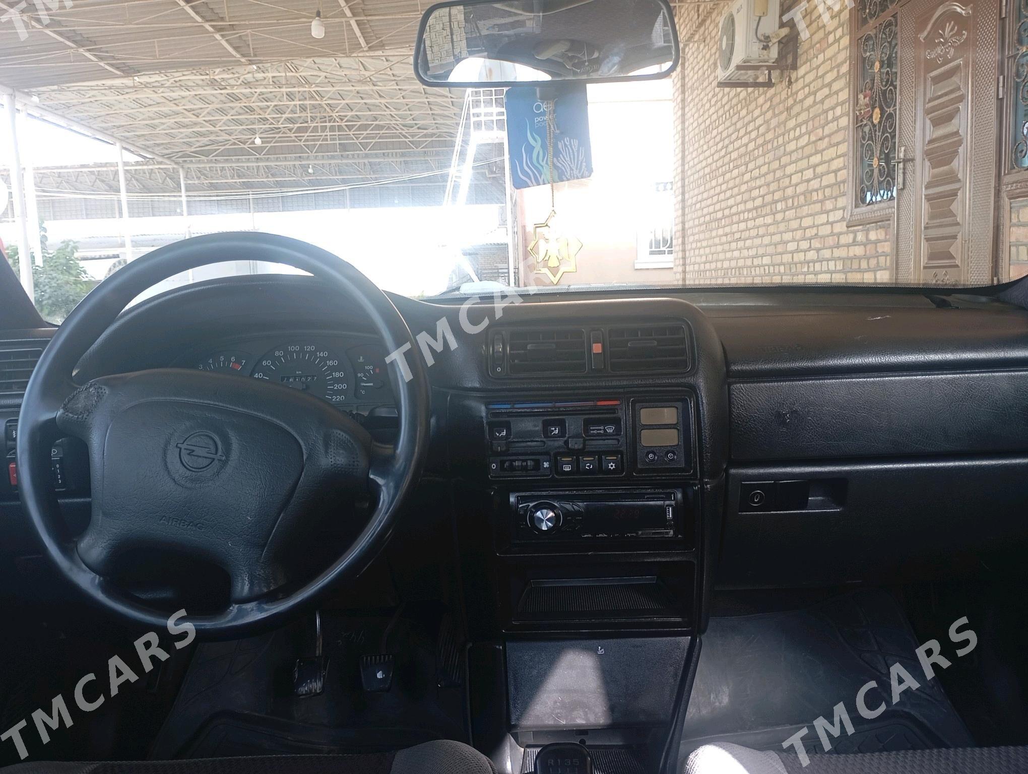 Opel Vectra 1994 - 43 000 TMT - Mary - img 2