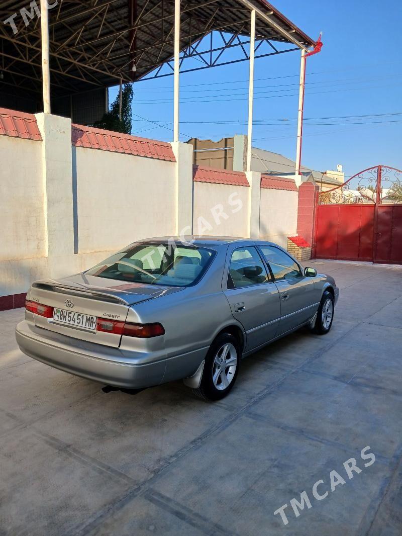 Toyota Camry 1999 - 128 000 TMT - Мары - img 9