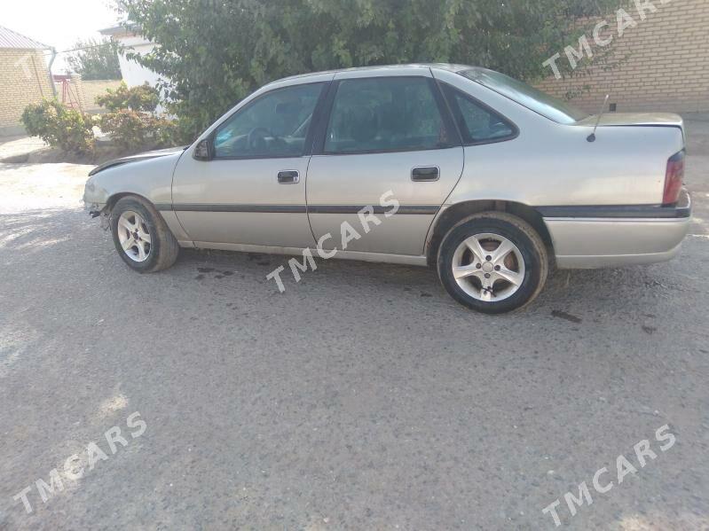 Opel Vectra 1993 - 25 000 TMT - Мары - img 4