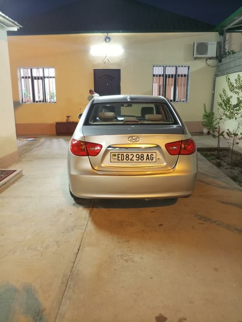 Hyundai Elantra 2009 - 125 000 TMT - Parahat 4 - img 6