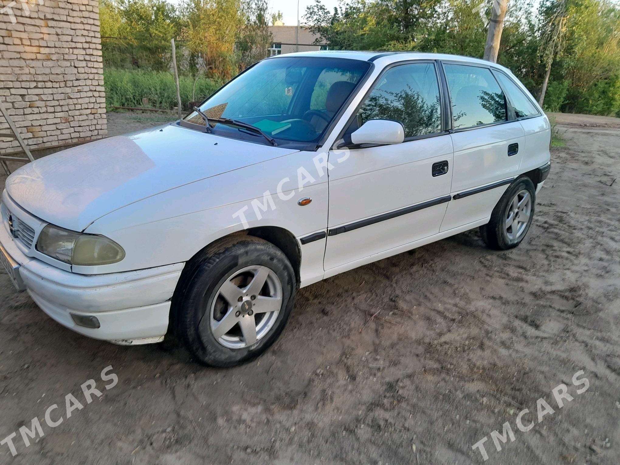 Opel Astra 1996 - 40 000 TMT - Болдумсаз - img 4
