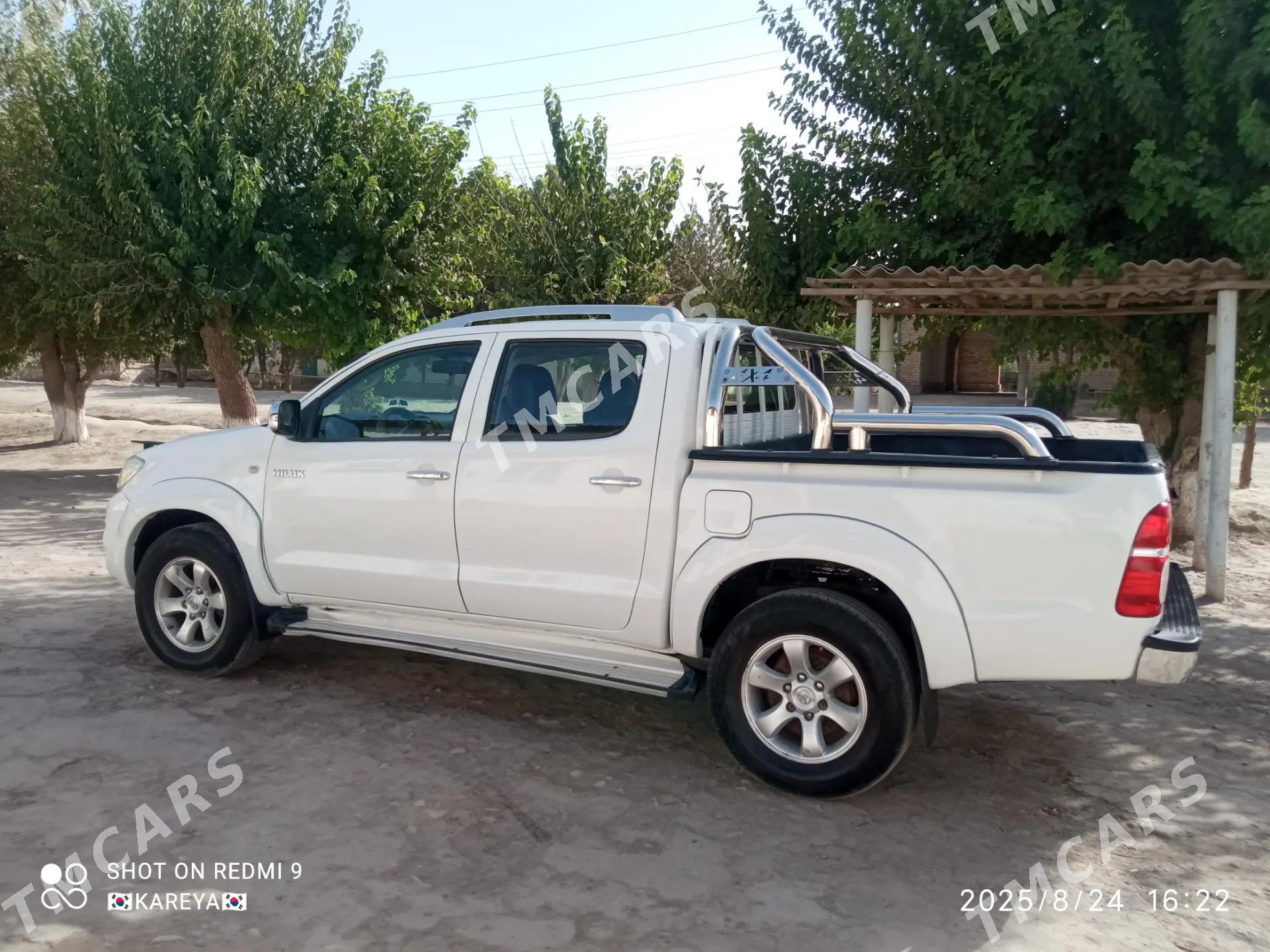 Toyota Hilux 2011 - 270 000 TMT - Kerki - img 2