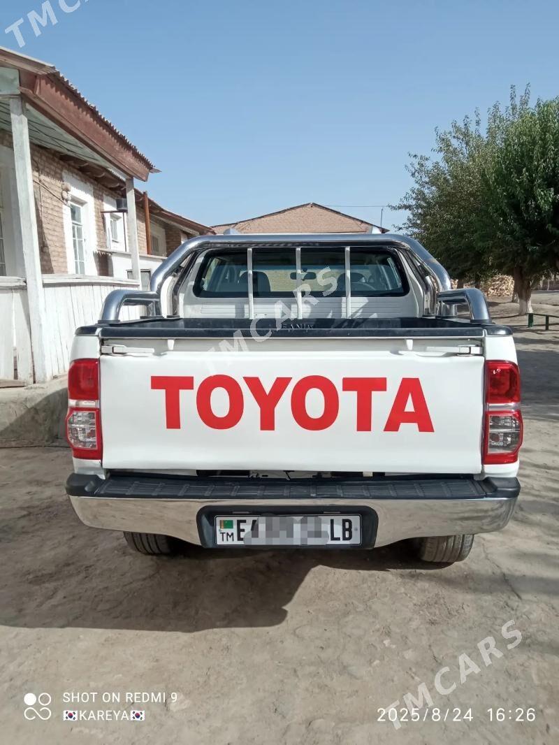 Toyota Hilux 2011 - 270 000 TMT - Kerki - img 5