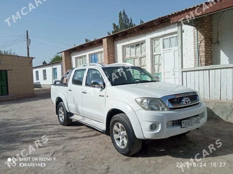 Toyota Hilux 2011 - 270 000 TMT - Kerki - img 7