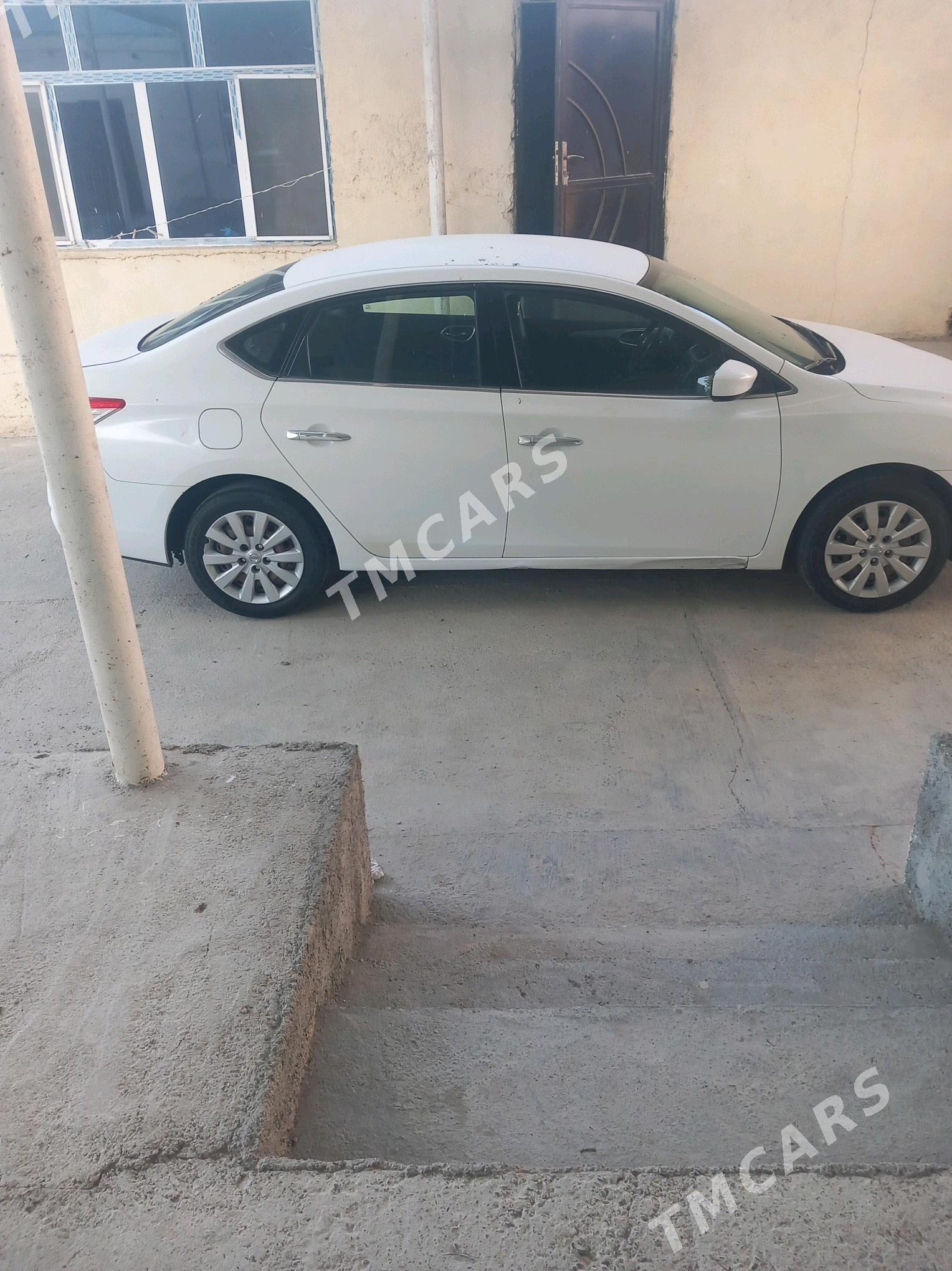 Nissan Sentra 2014 - 110 000 TMT - Бахарден - img 4