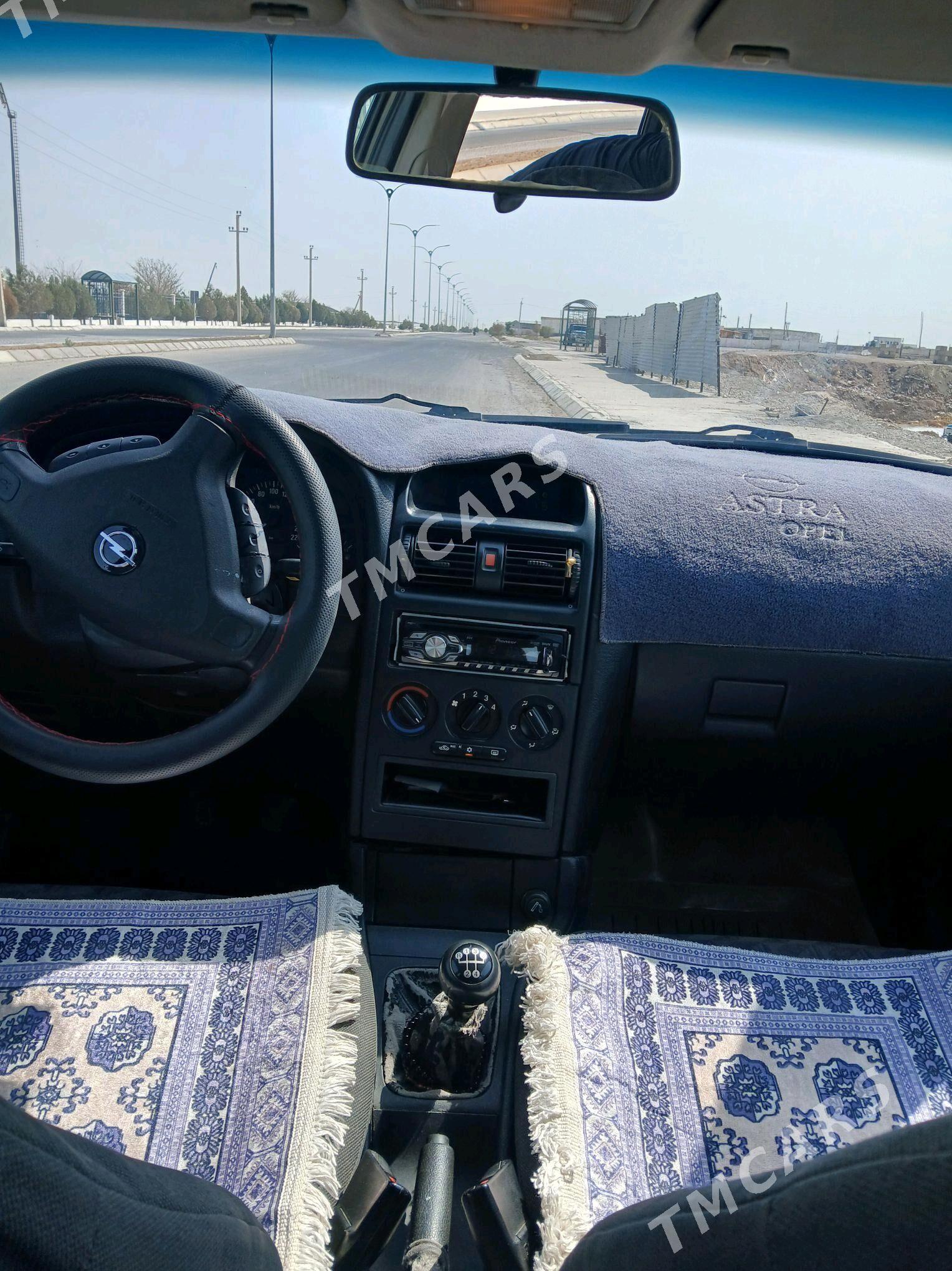 Opel Astra 2002 - 85 000 TMT - Gyzylarbat - img 3