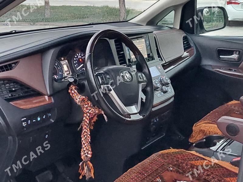Toyota Sienna 2017 - 700 000 TMT - Aşgabat - img 7