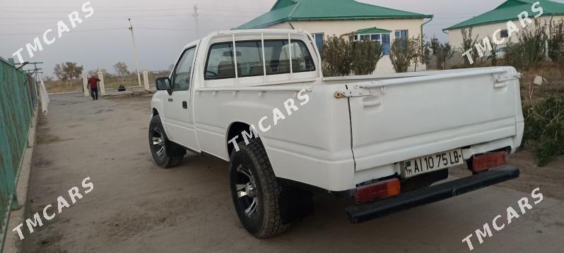 Isuzu Pickup 1995 - 50 000 TMT - Гёкдепе - img 3