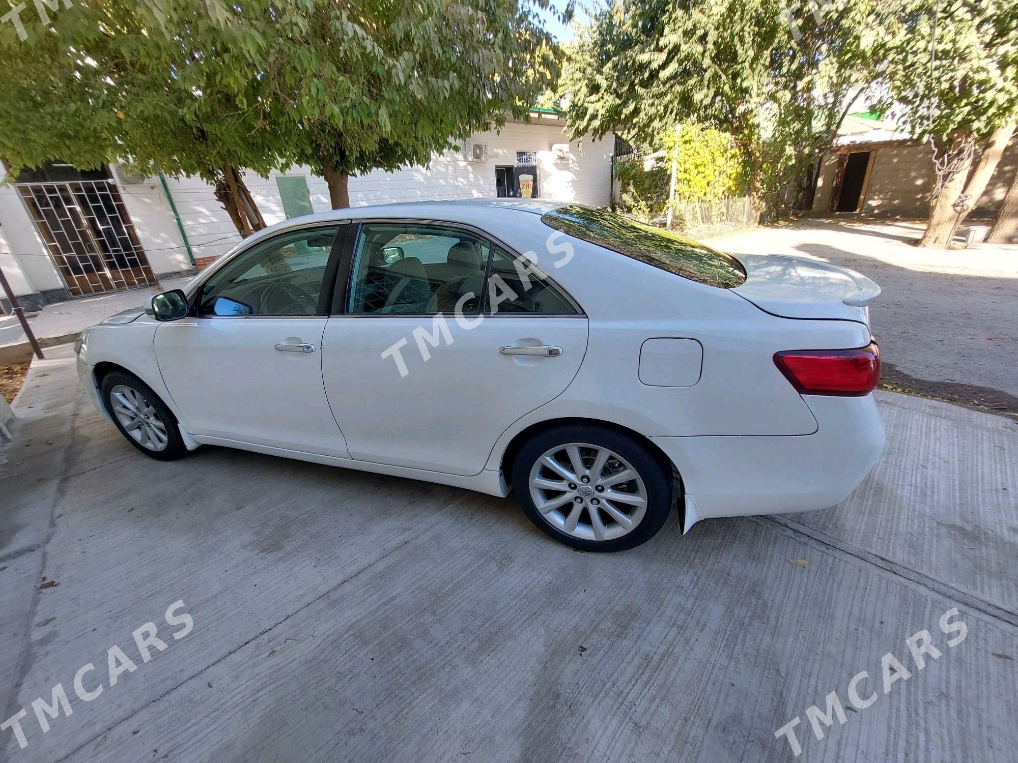 Toyota Camry 2008 - 150 000 TMT - 11 мкр - img 2
