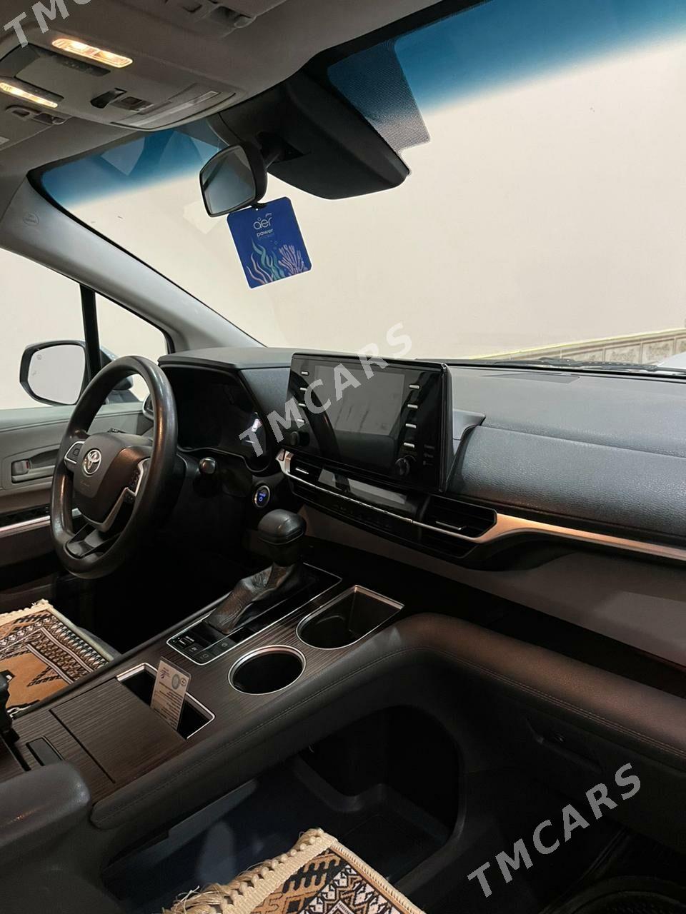 Toyota Sienna 2022 - 490 000 TMT - Туркменабат - img 4