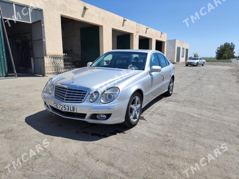 Mercedes-Benz E320 2004 - 140 000 TMT - Дянев - img 5