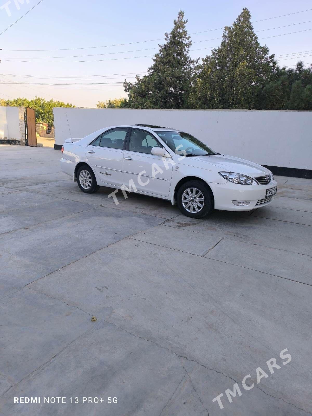 Toyota Camry 2005 - 260 000 TMT - Darganata - img 4