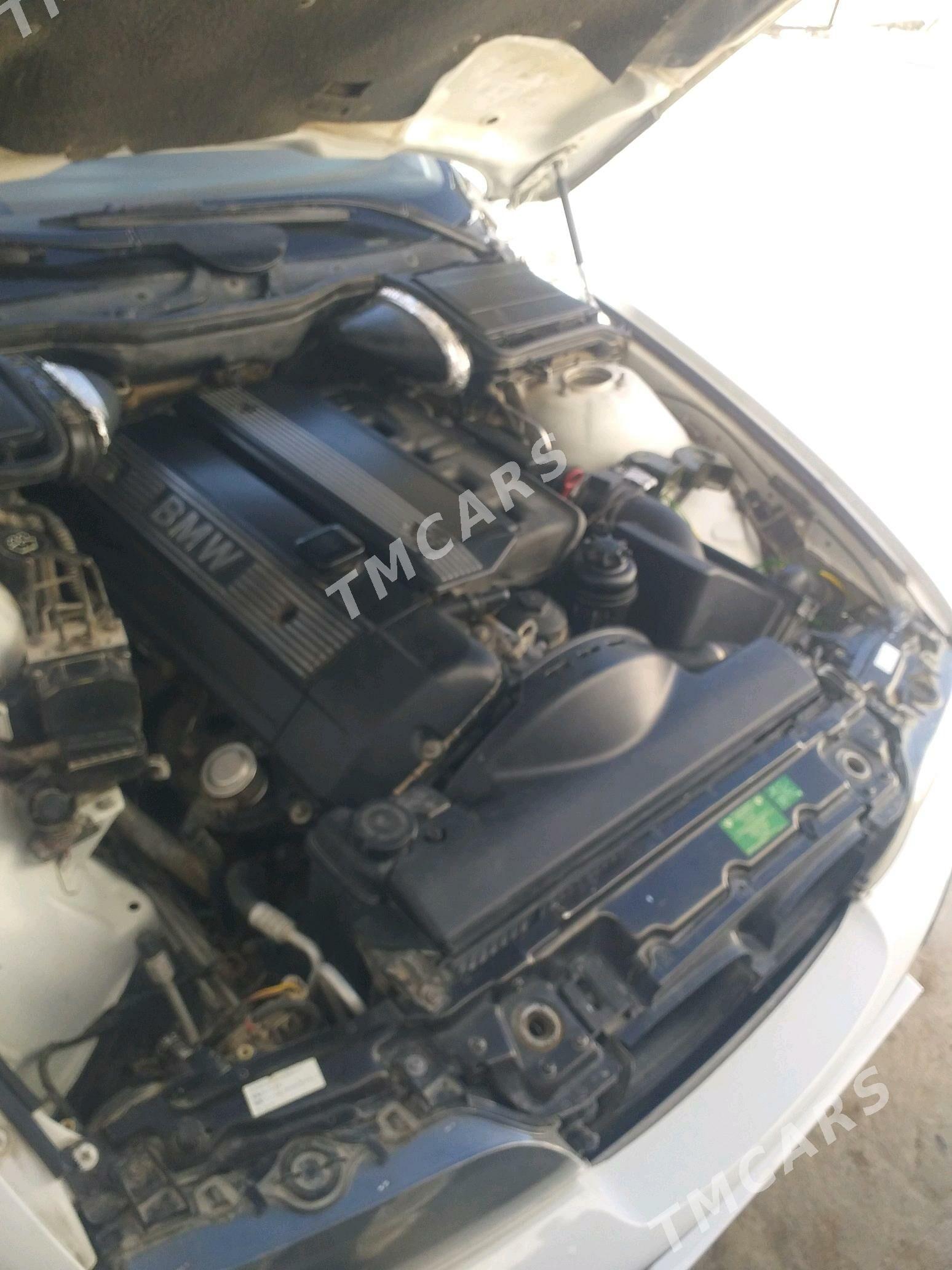 BMW E39 2003 - 105 000 TMT - Kaka - img 7