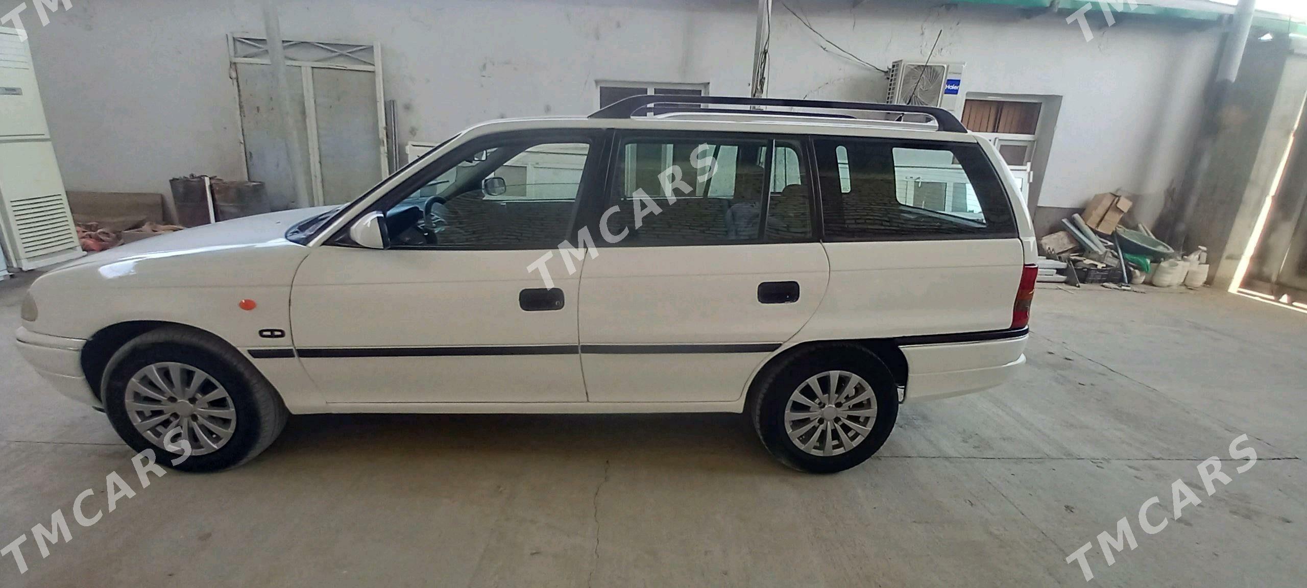 Opel Astra 1996 - 40 000 TMT - Бахарден - img 4