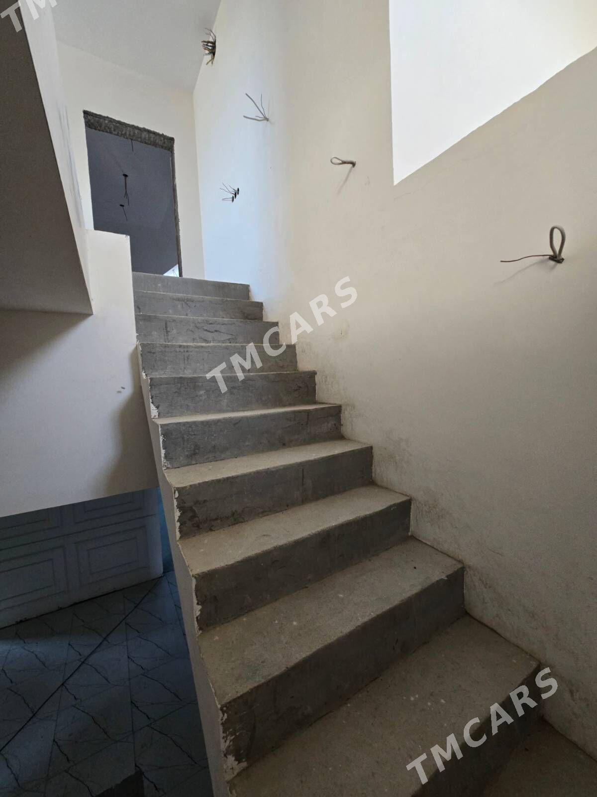 ДОМ ЧОГОНЛЫ 300М² 5-КОМНАТ - Aşgabat - img 4
