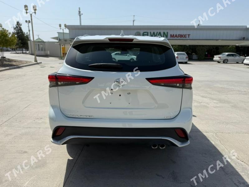 Toyota Highlander 2022 - 570 000 TMT - Бузмеин - img 8