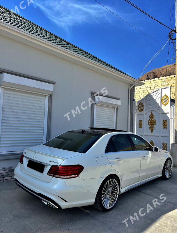 Mercedes-Benz E300 2010 - 400 000 TMT - Balkanabat - img 7