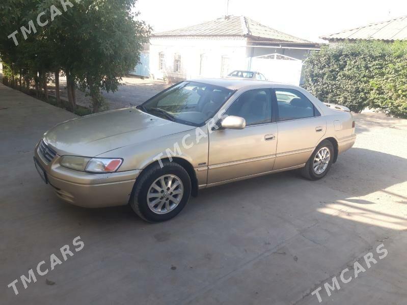 Toyota Camry 1998 - 118 000 TMT - Теджен - img 5