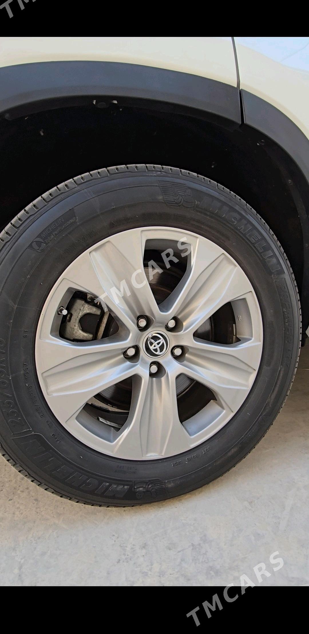 Toyota Highlander 2021 - 620 000 TMT - Aşgabat - img 3