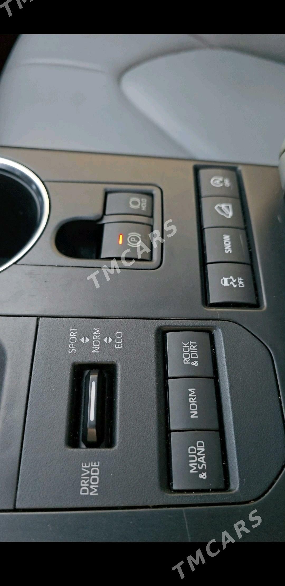 Toyota Highlander 2021 - 620 000 TMT - Aşgabat - img 8
