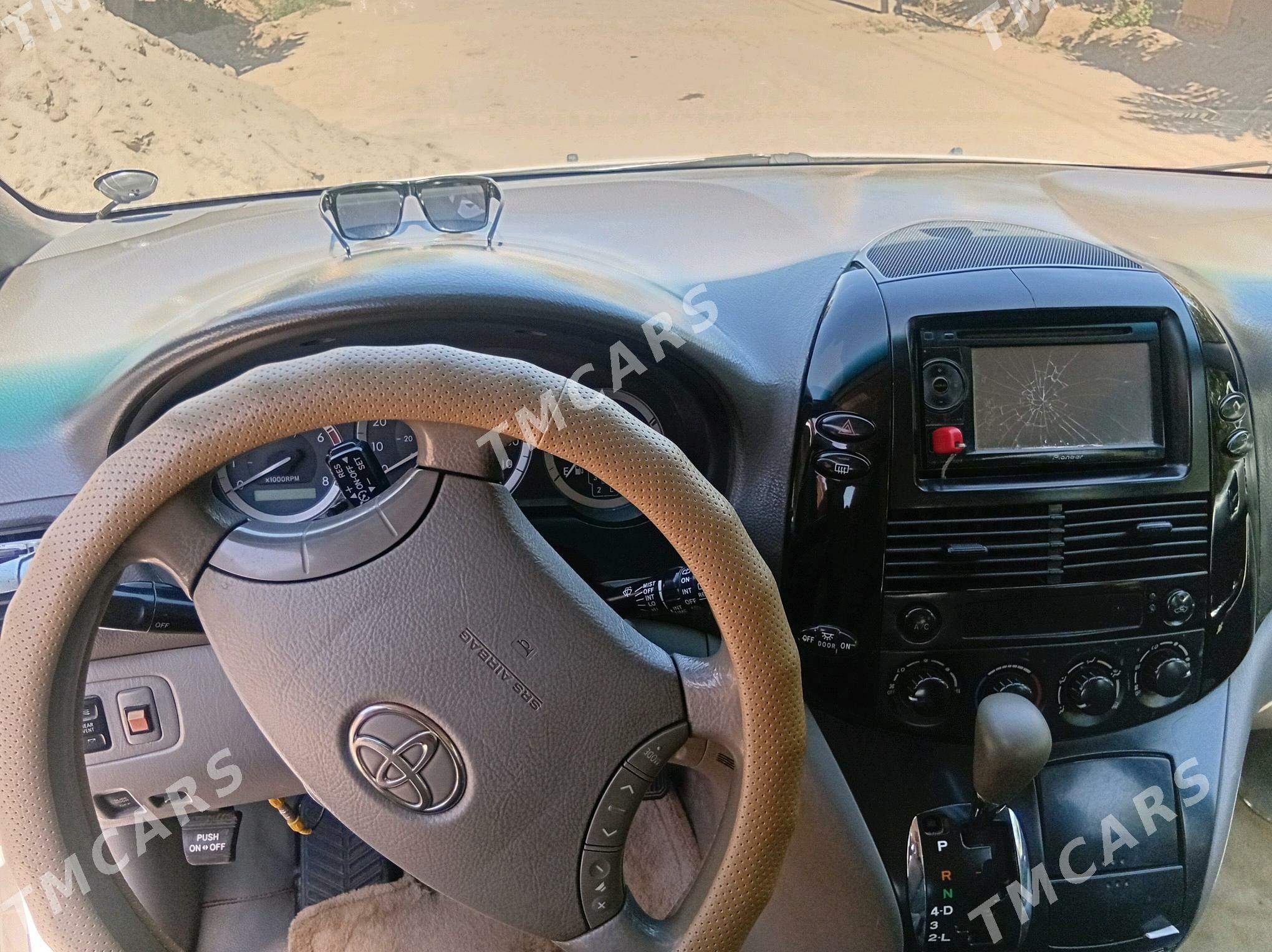 Toyota Sienna 2004 - 220 000 TMT - Halaç - img 3