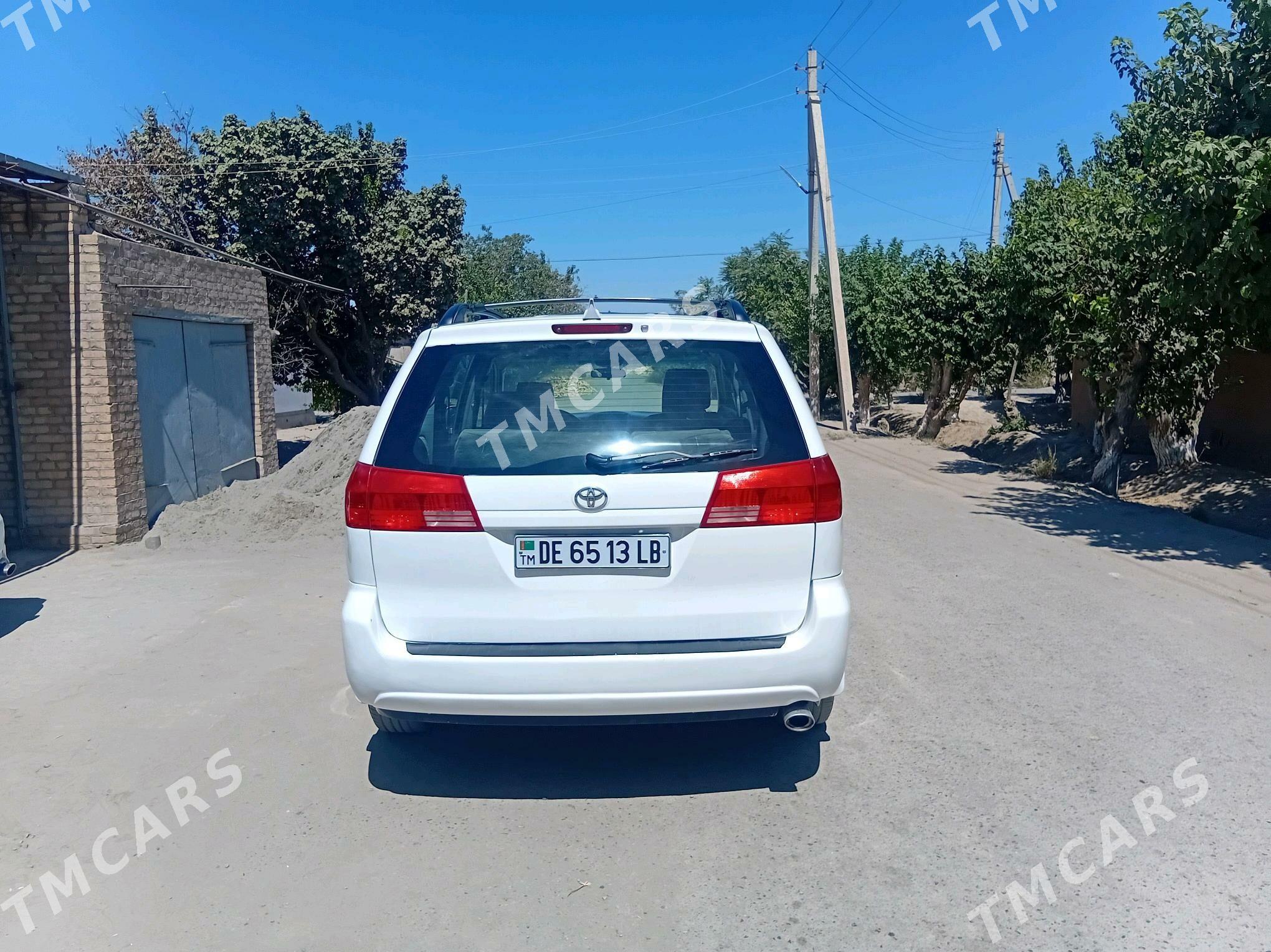 Toyota Sienna 2004 - 220 000 TMT - Halaç - img 2