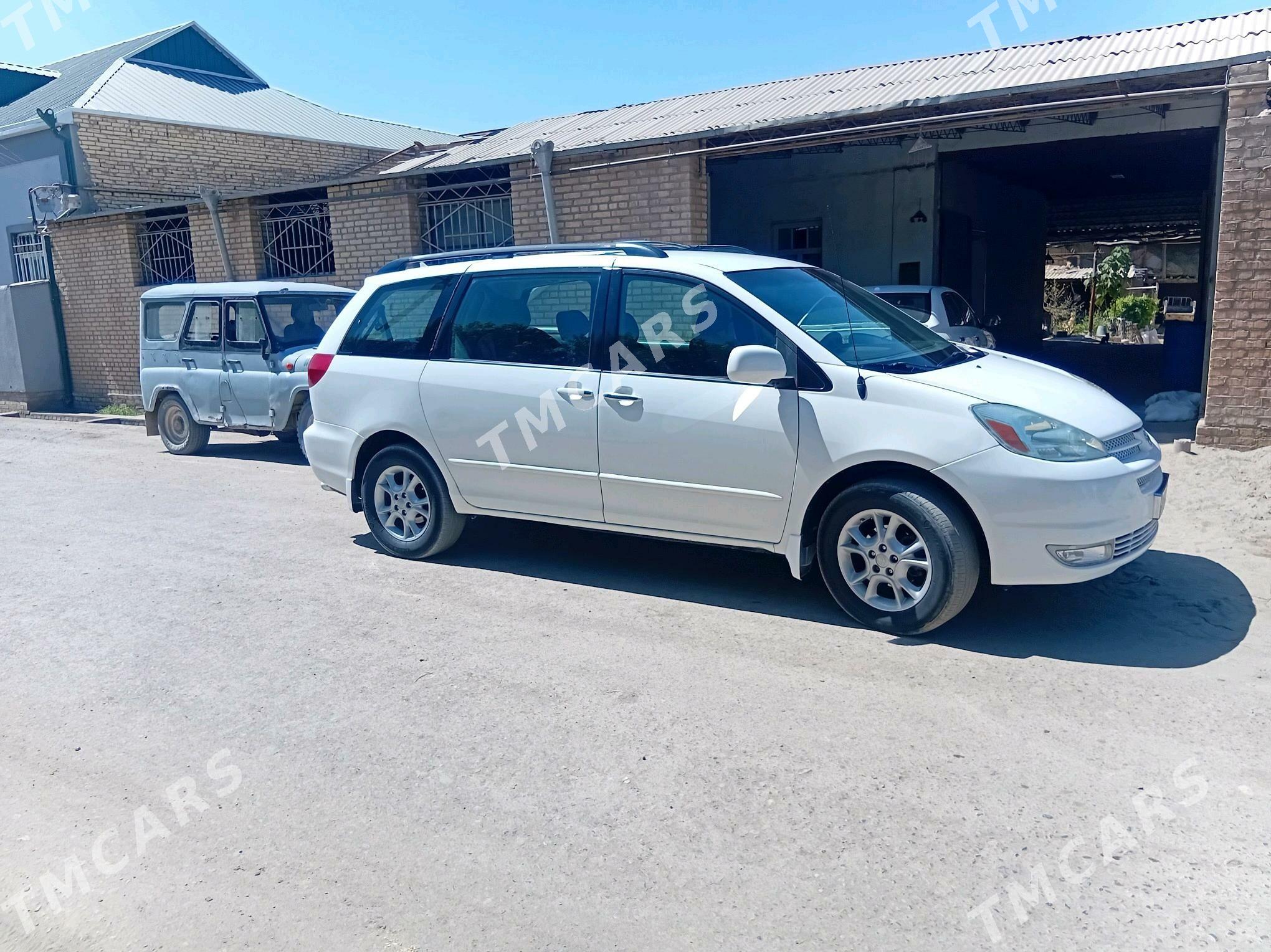 Toyota Sienna 2004 - 220 000 TMT - Halaç - img 5