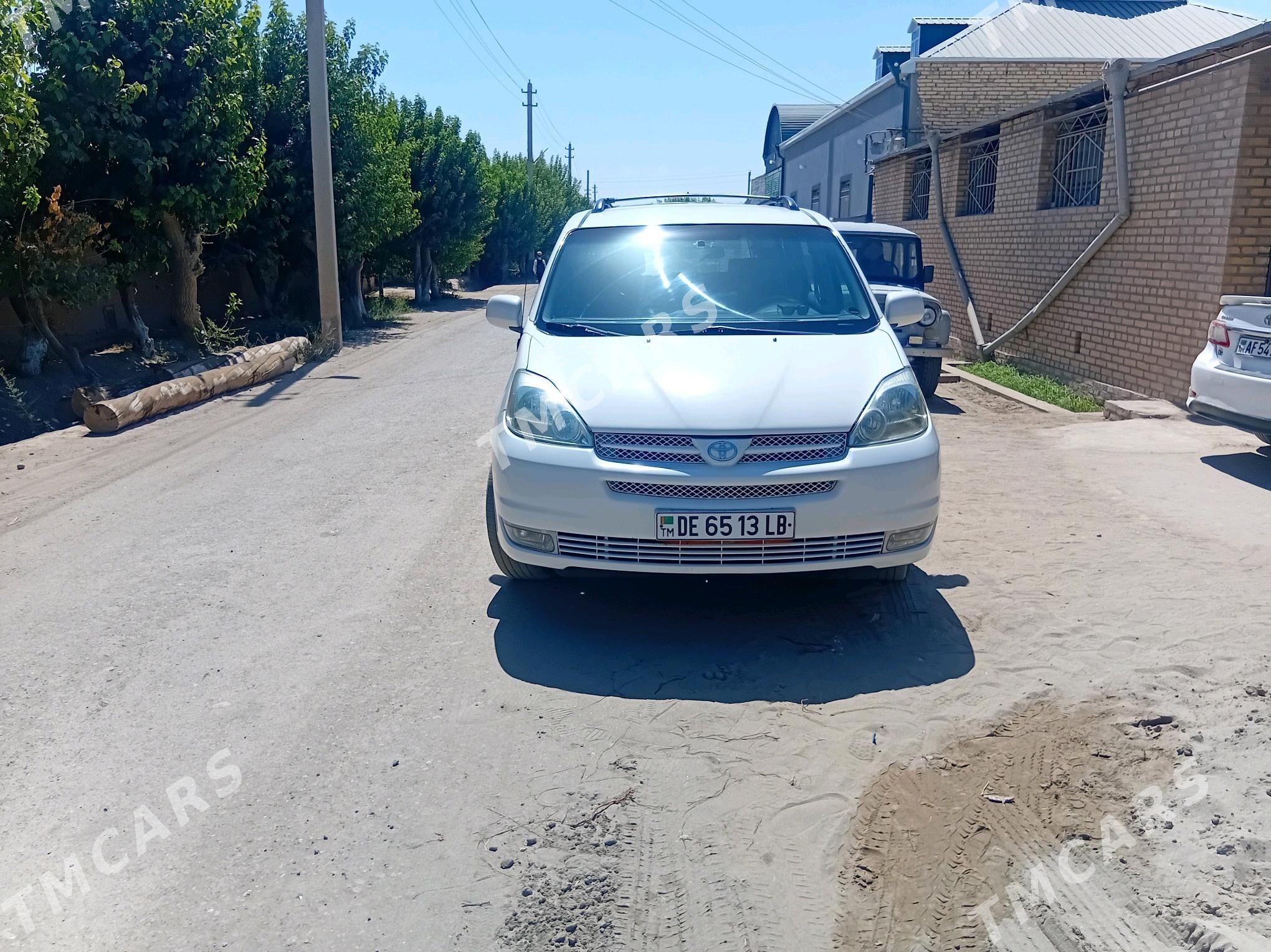 Toyota Sienna 2004 - 220 000 TMT - Halaç - img 4