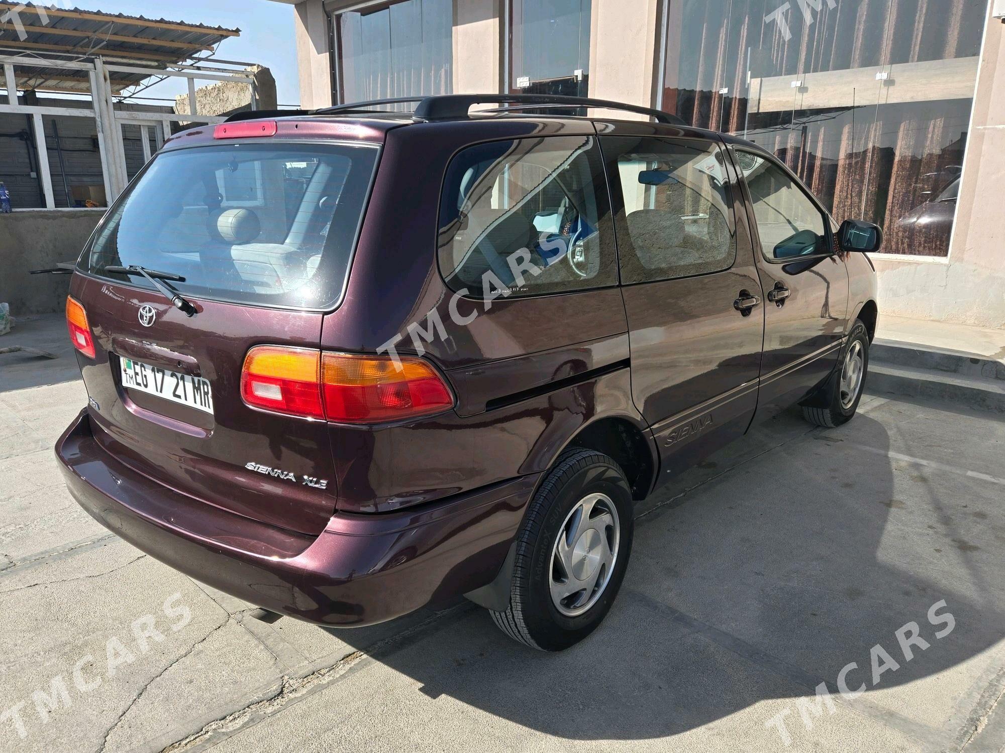 Toyota Sienna 2000 - 150 000 TMT - Байрамали - img 2