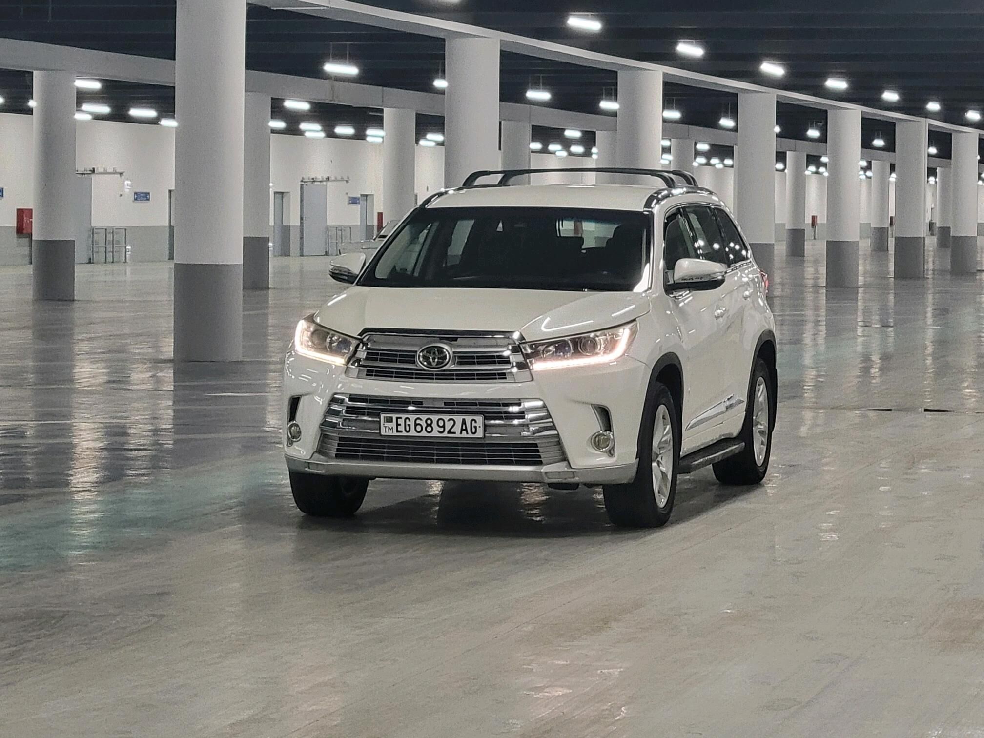 Toyota Highlander 2018 - 350 000 TMT - Ашхабад - img 3