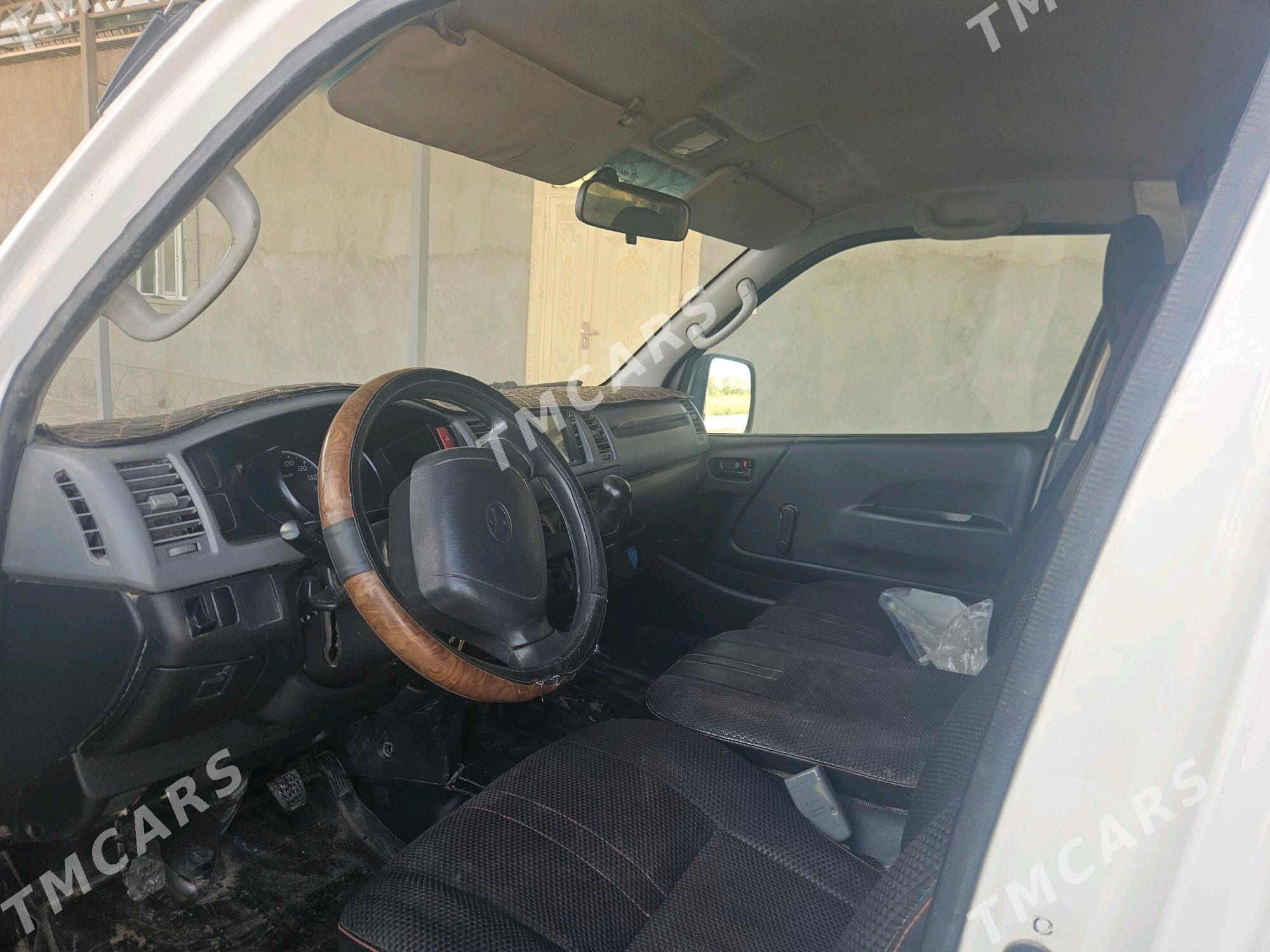 Toyota Hiace 2010 - 250 000 TMT - Türkmenbaşy etr. - img 6