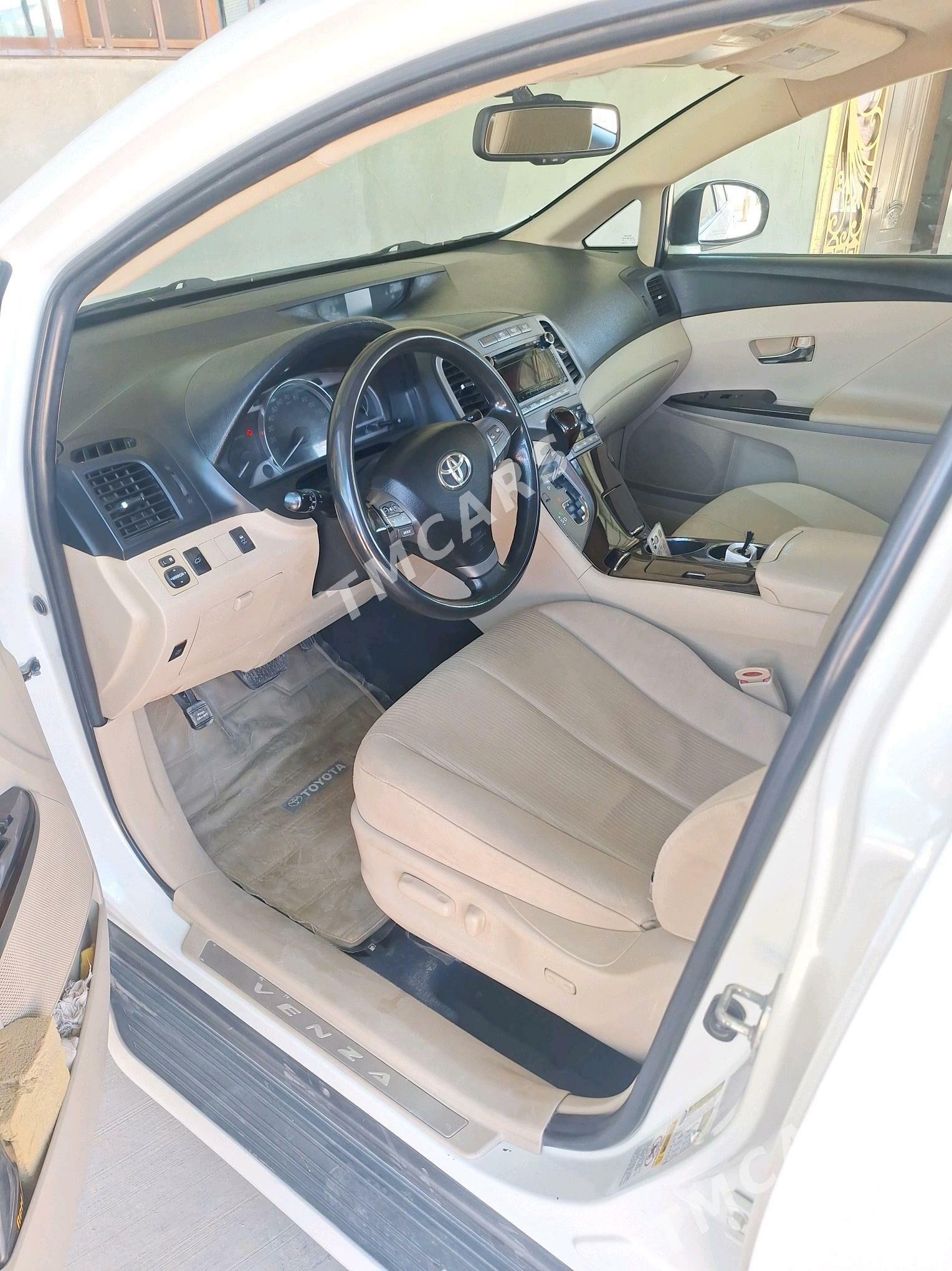 Toyota Venza 2010 - 220 000 TMT - Gurbansoltan Eje - img 2