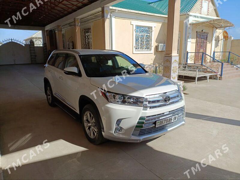 Toyota Highlander 2019 - 465 000 TMT - Хазар - img 3