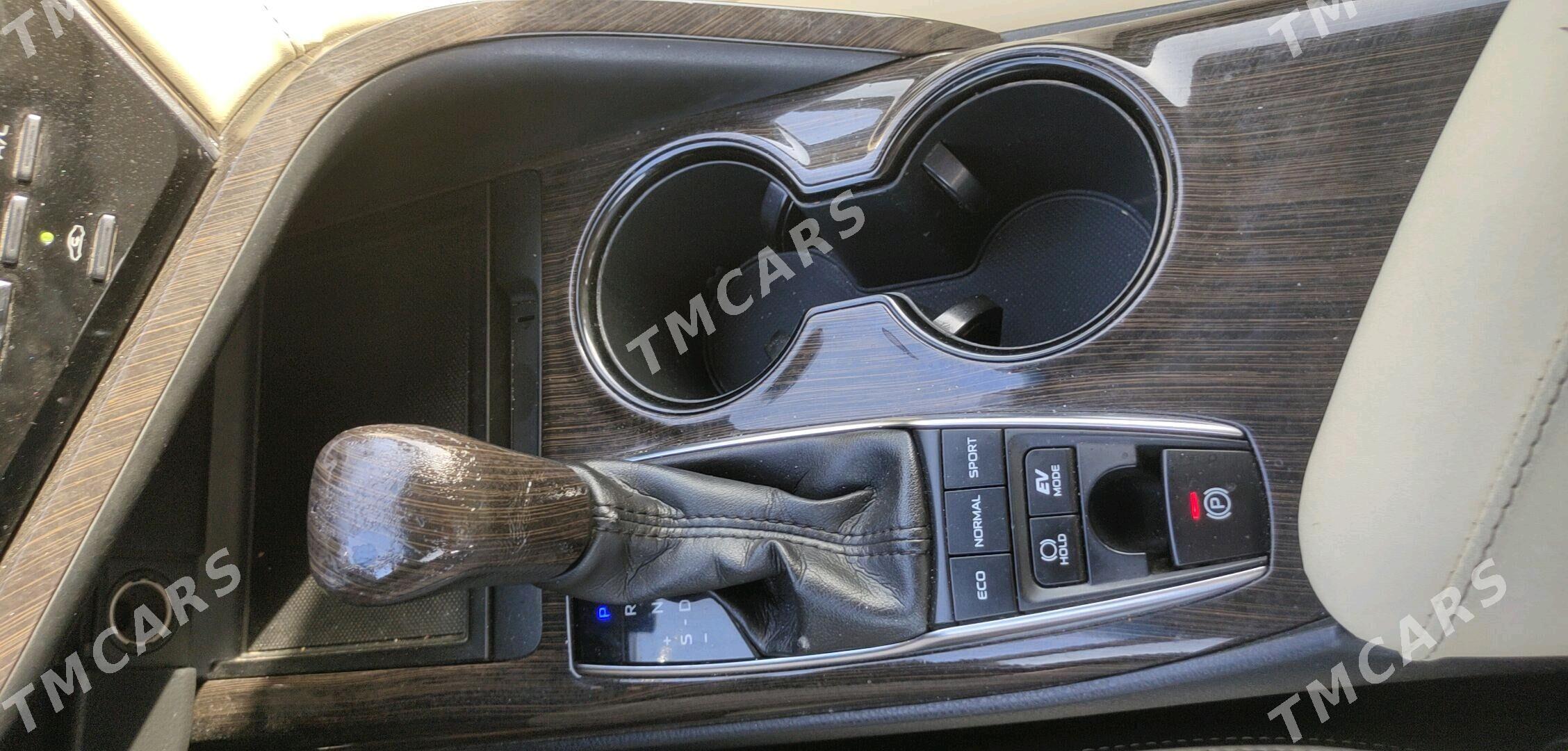 Toyota Camry 2020 - 250 000 TMT - Ашхабад - img 4