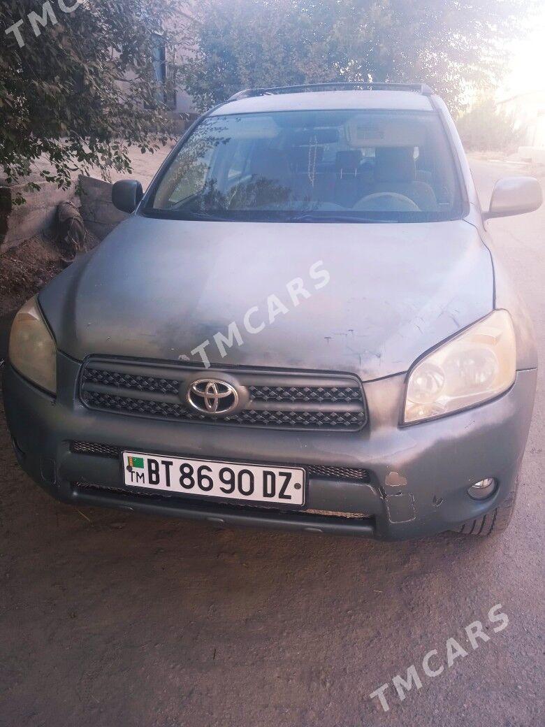Toyota RAV4 2006 - 140 000 TMT - Шабатский этрап - img 3
