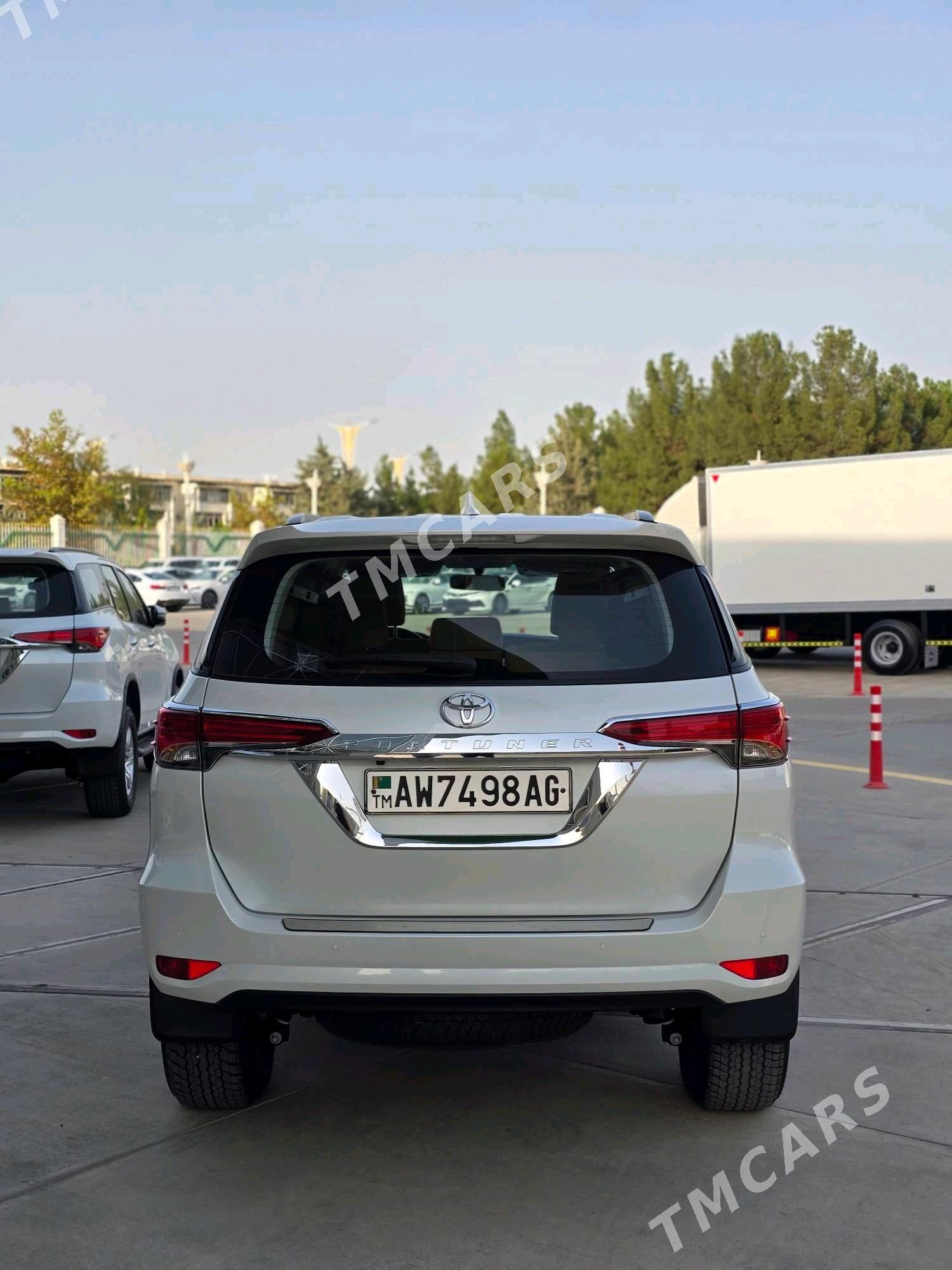 Toyota Fortuner 2024 - 700 000 TMT - 11 мкр - img 4